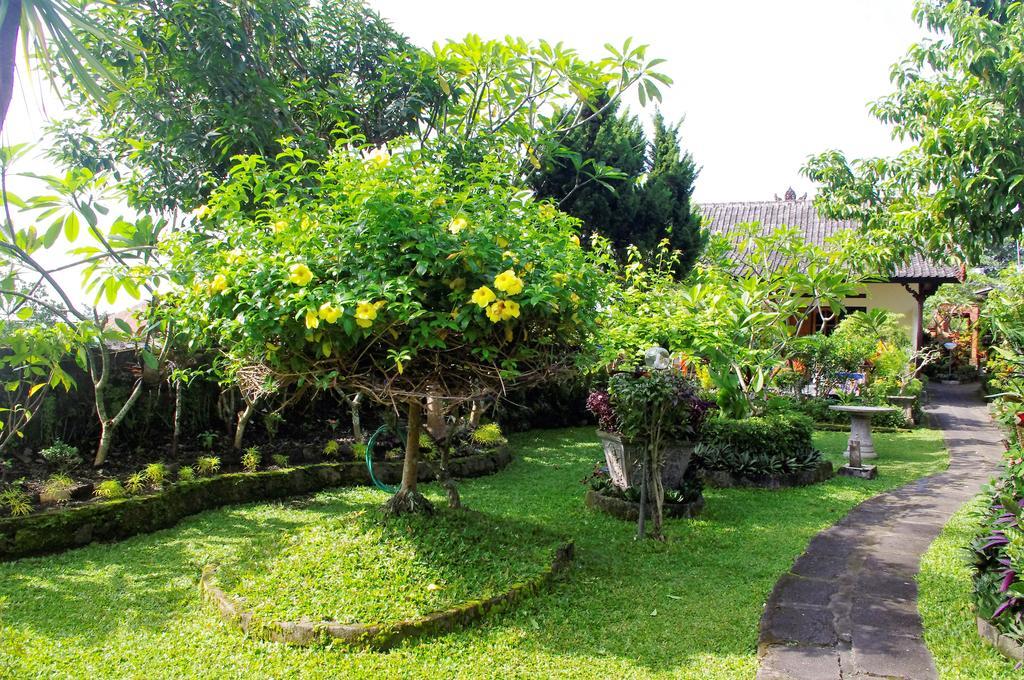 Rijasa Homestay كارانغاسِم المظهر الخارجي الصورة