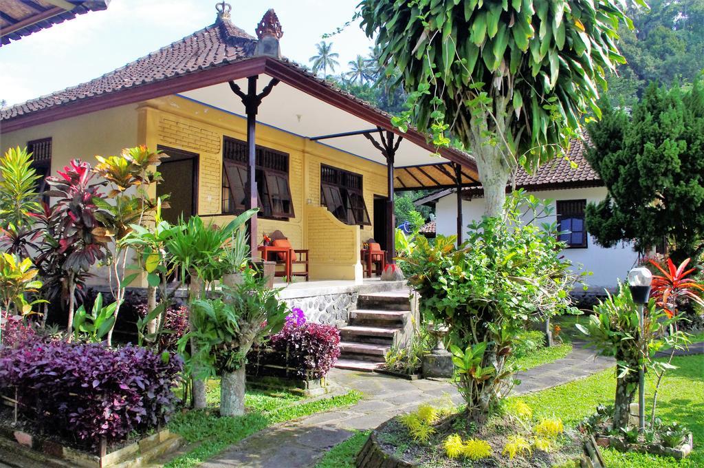 Rijasa Homestay كارانغاسِم المظهر الخارجي الصورة