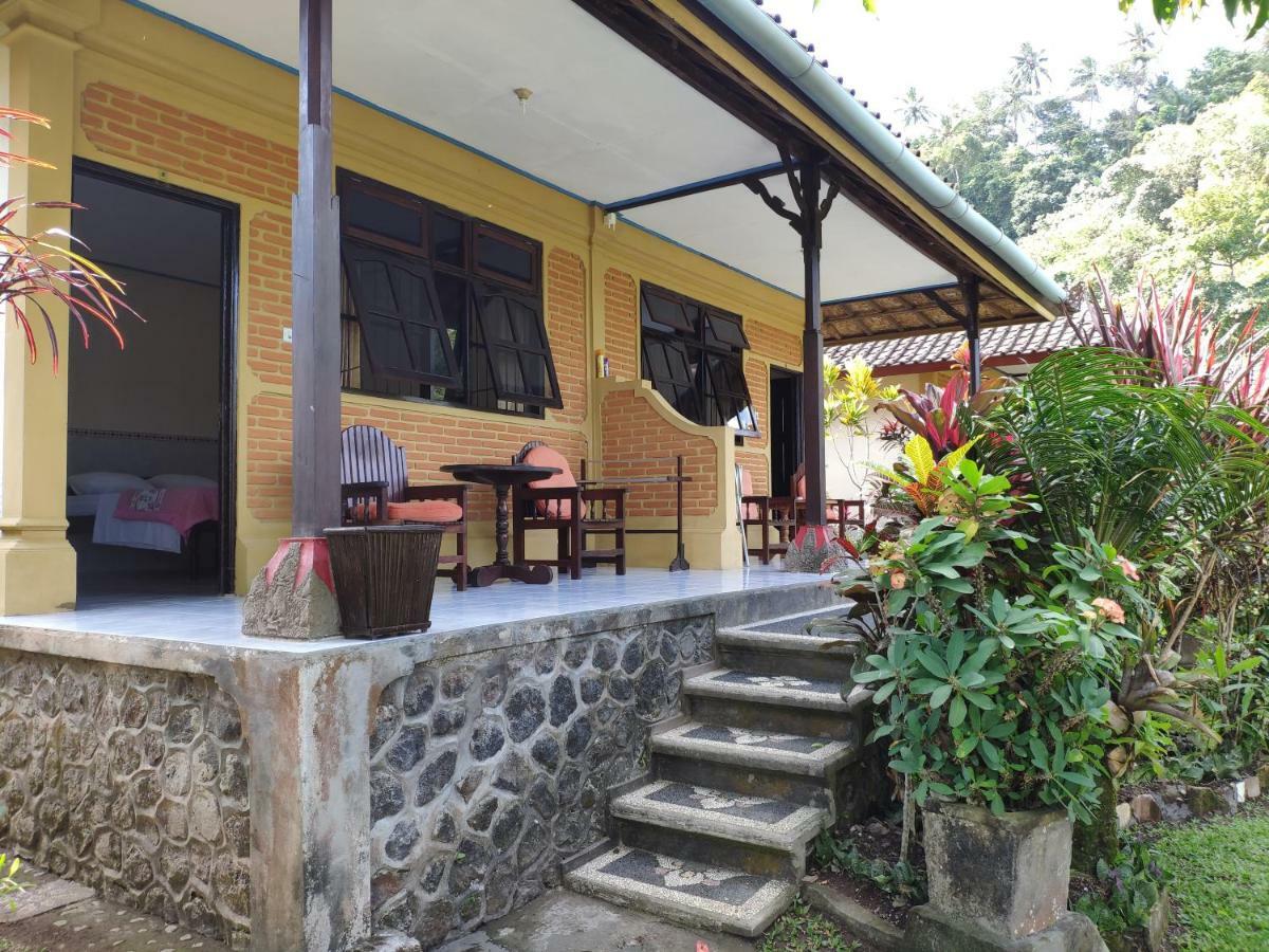 Rijasa Homestay كارانغاسِم المظهر الخارجي الصورة