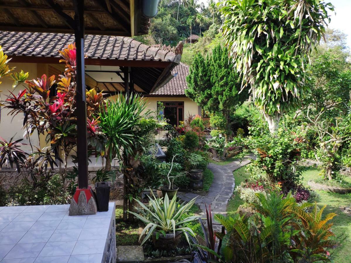 Rijasa Homestay كارانغاسِم المظهر الخارجي الصورة